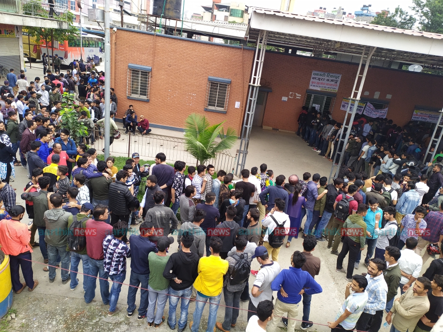 दशैंमा घर जान नयाँ बसपार्कबाट १५ हजार यात्रुले लिए अग्रिम बस टिकट